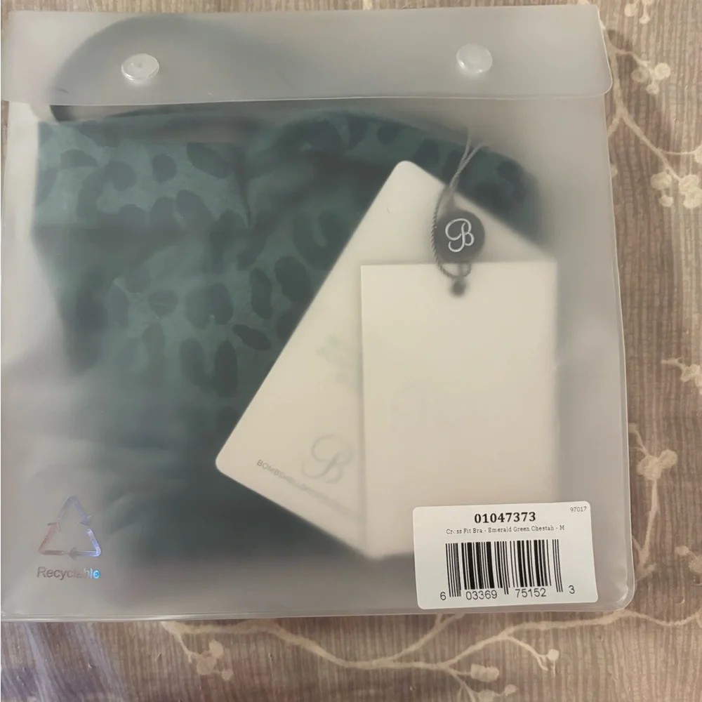 ❌❌SOLD❌❌Bombshell Bra - Picture 4 of 6